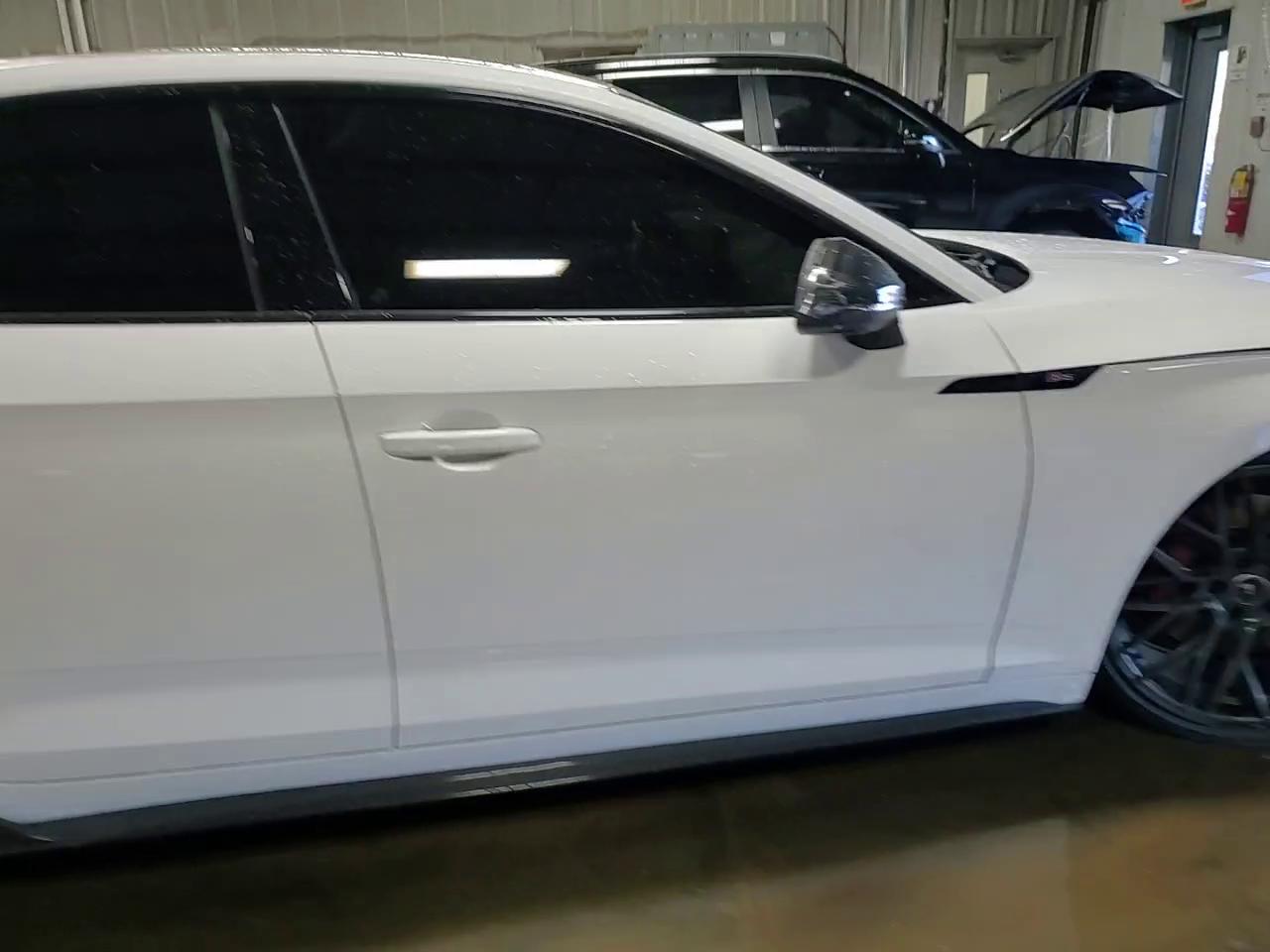 Фото: WAUC4CF52JA027019