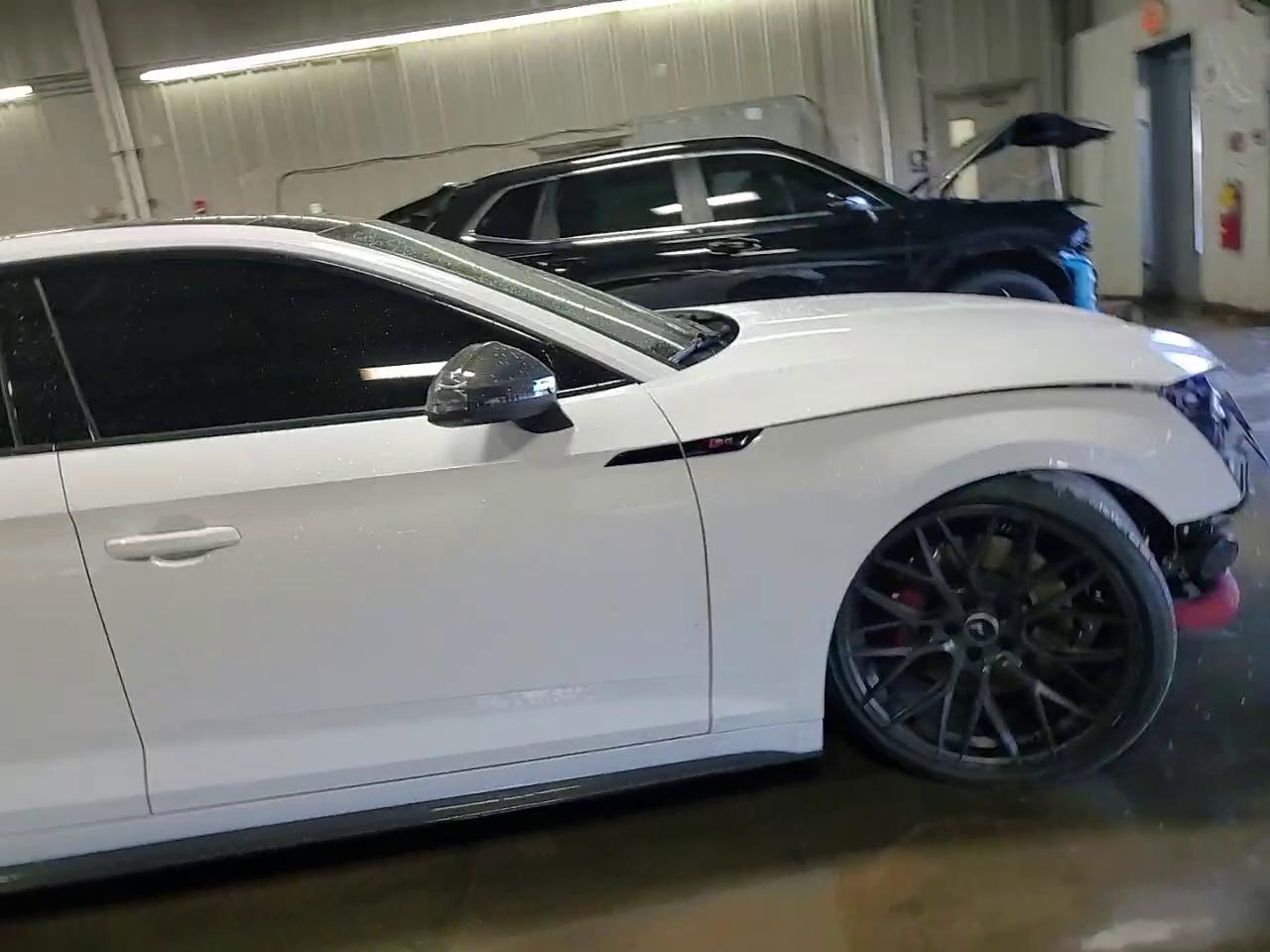 Фото: WAUC4CF52JA027019