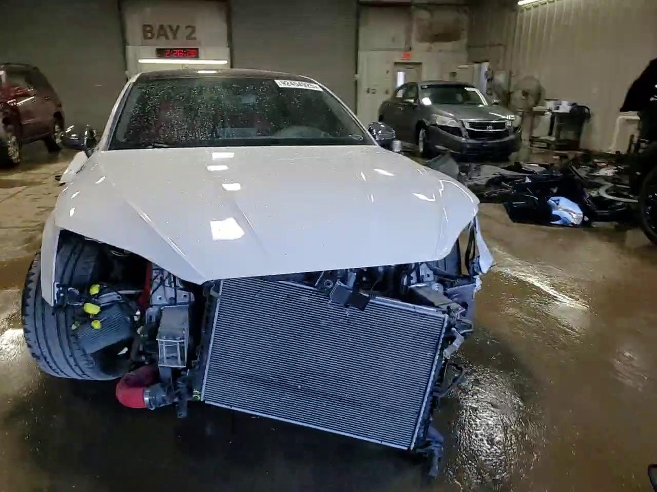 Фото: WAUC4CF52JA027019