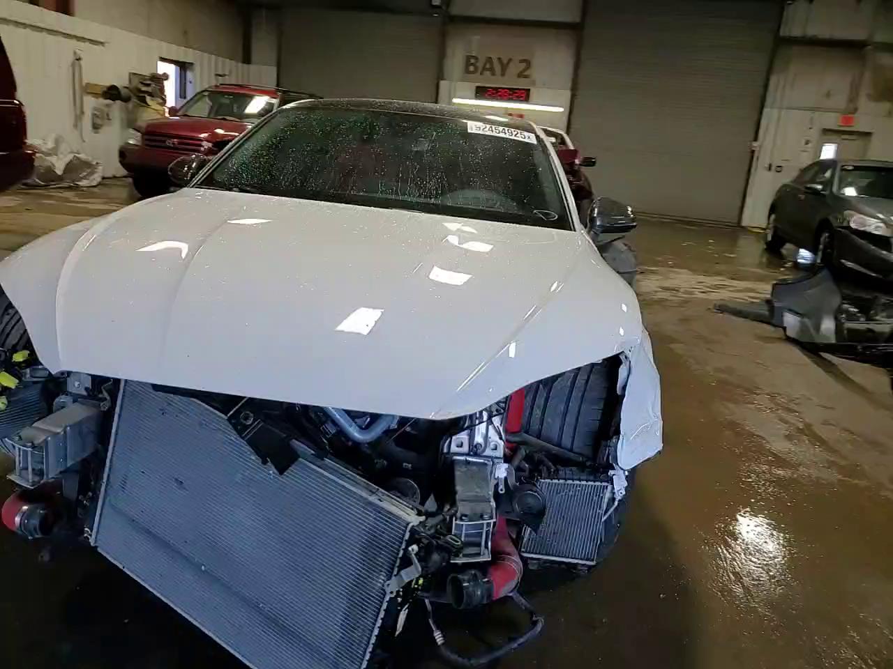 Фото: WAUC4CF52JA027019