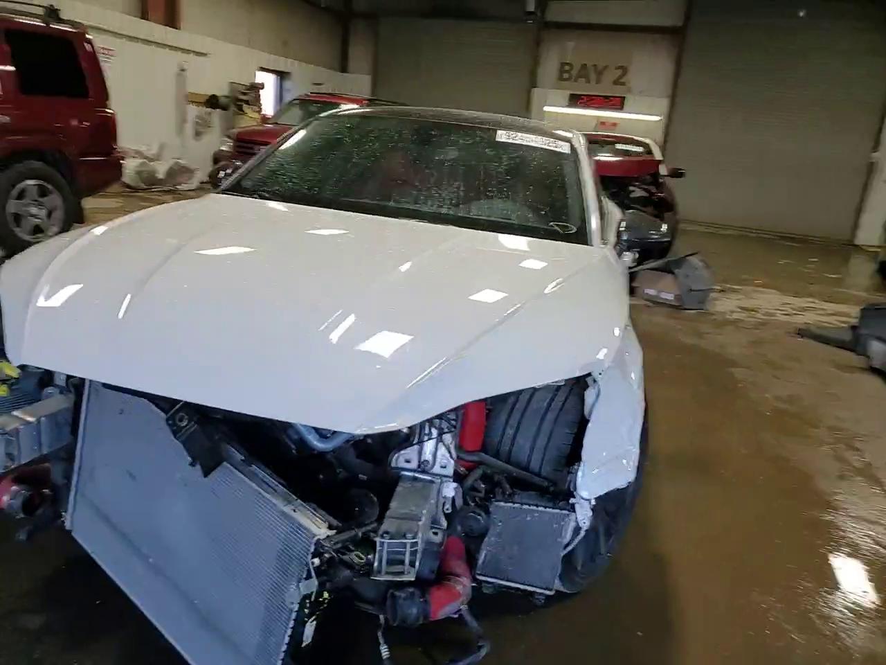 Фото: WAUC4CF52JA027019