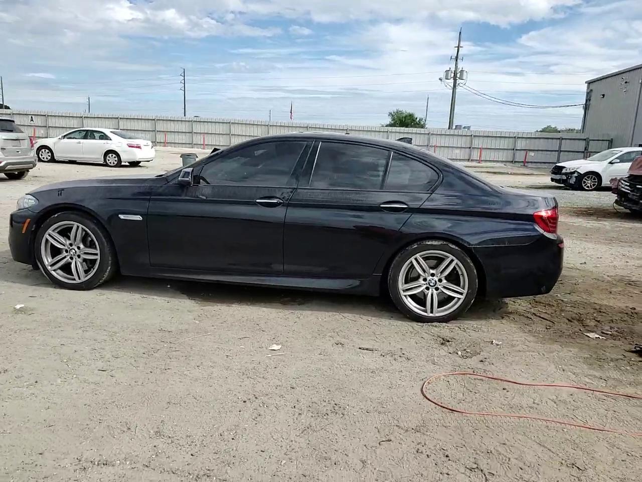 Фото: WBA5B1C50FG126448