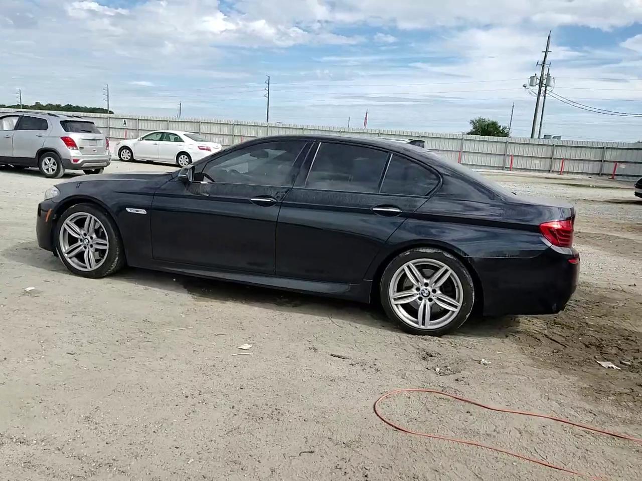 Фото: WBA5B1C50FG126448