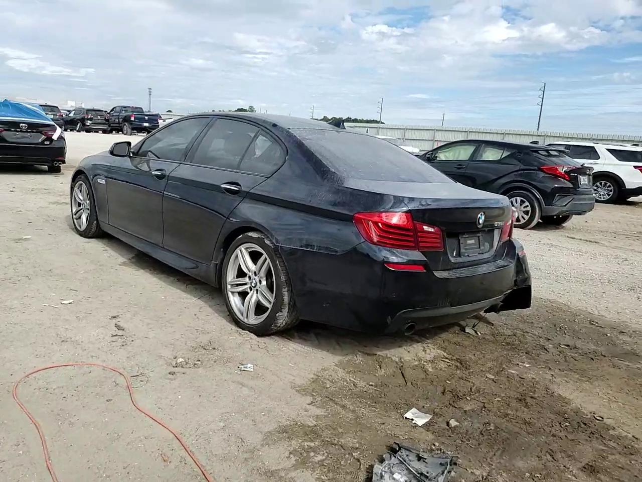 Фото: WBA5B1C50FG126448