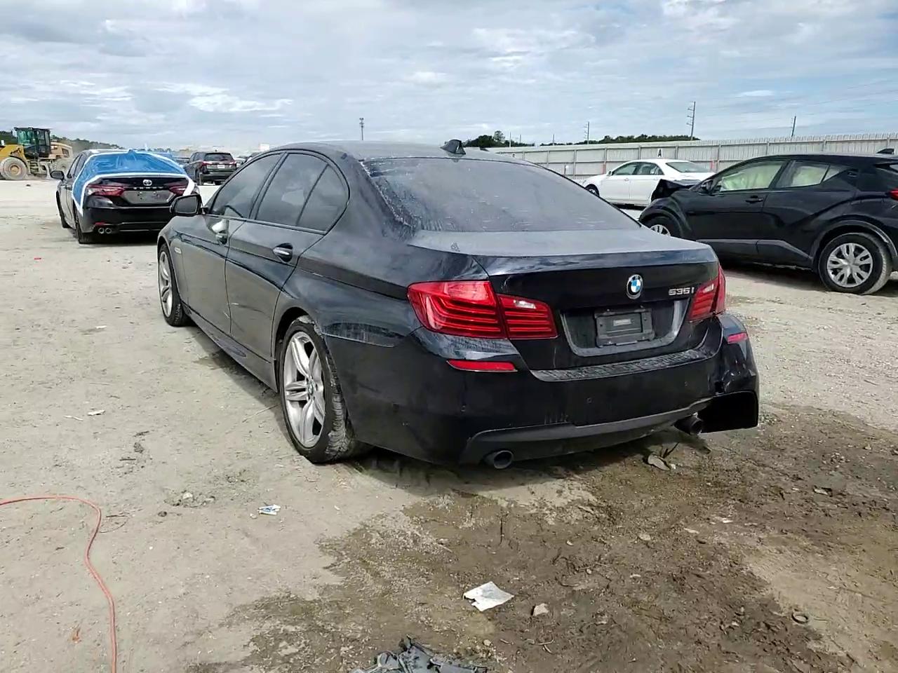 Фото: WBA5B1C50FG126448