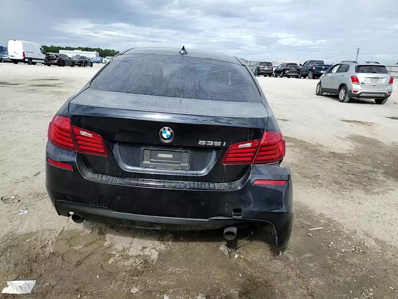 Фото: WBA5B1C50FG126448