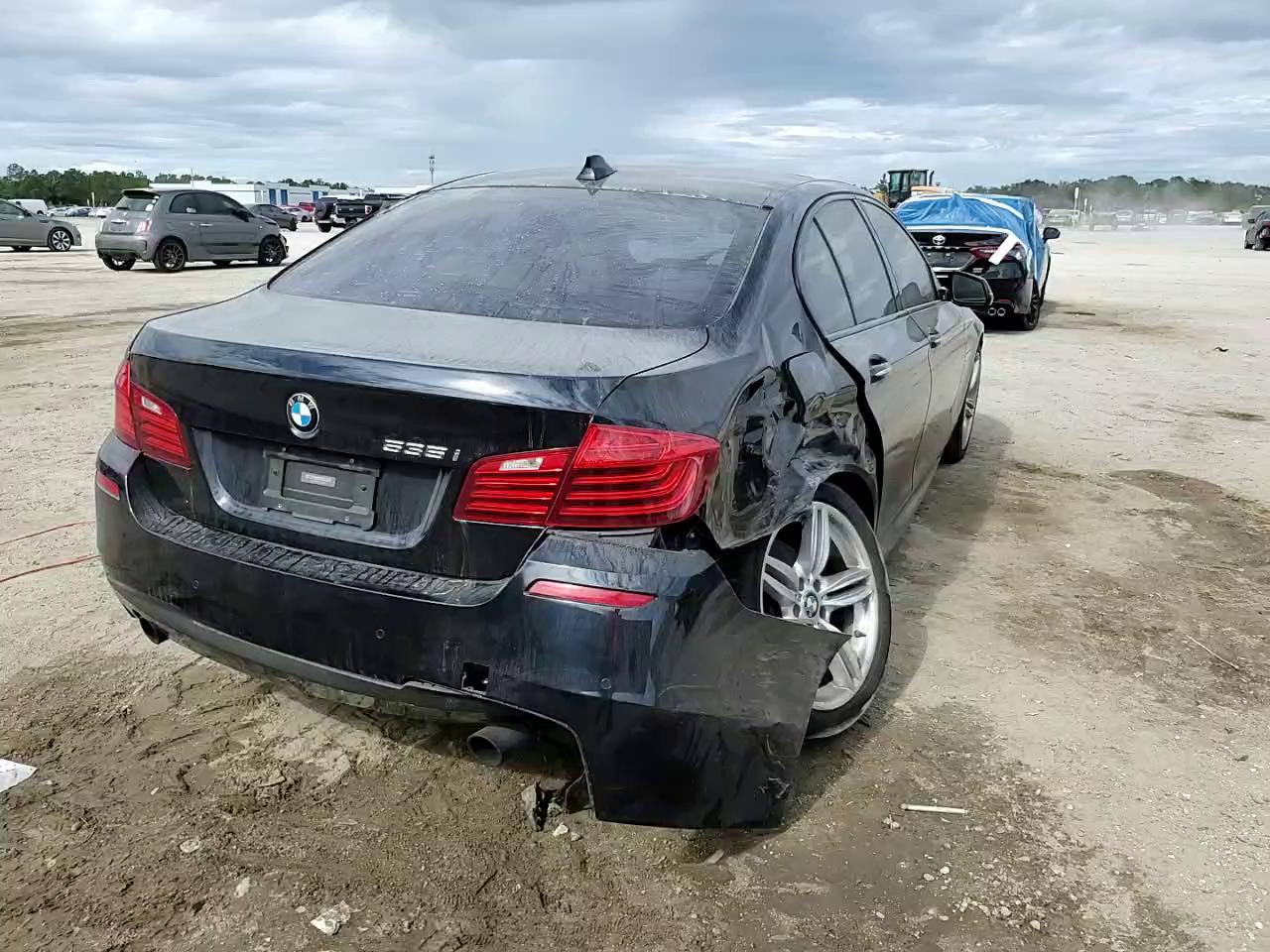 Фото: WBA5B1C50FG126448