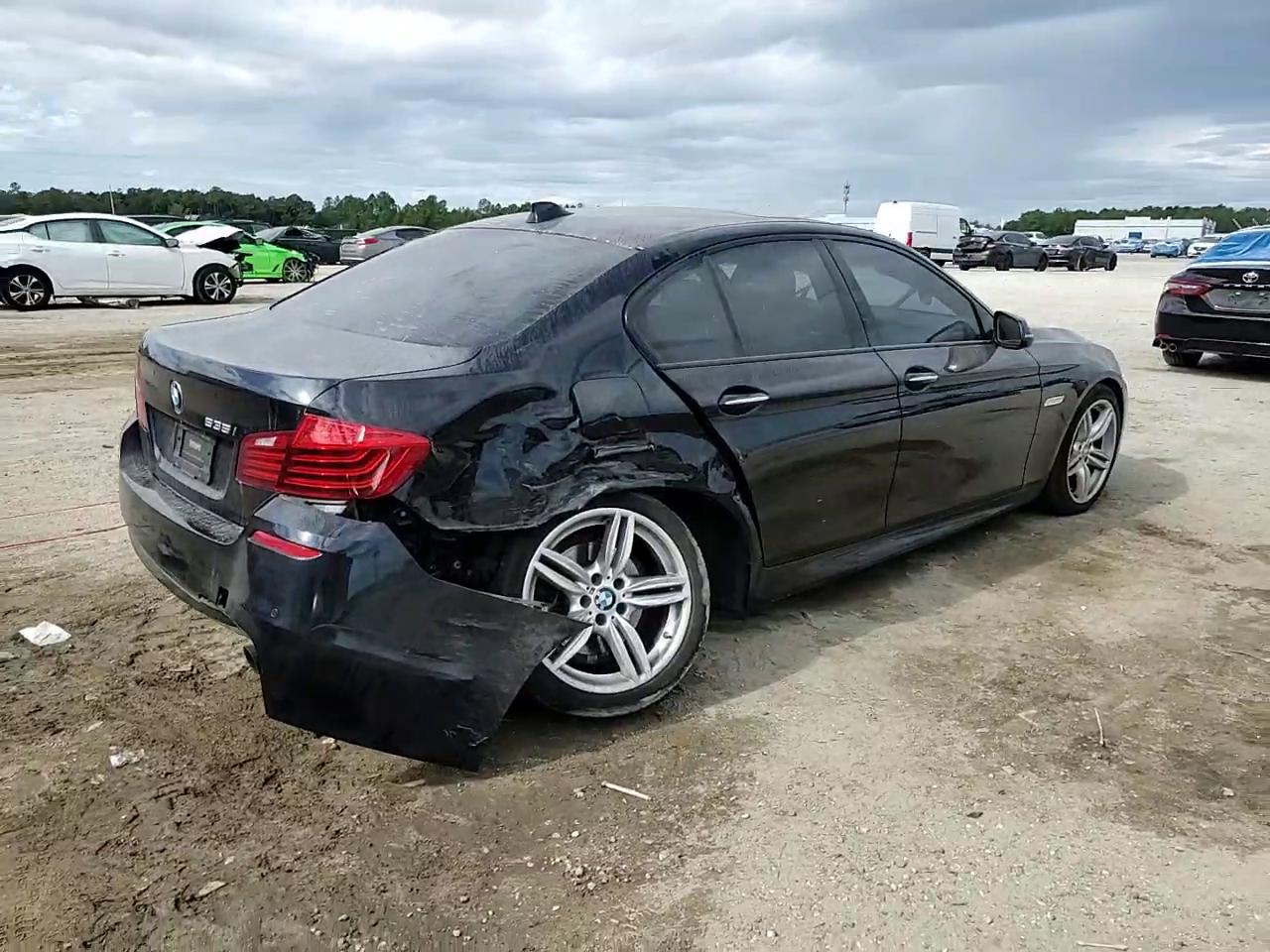 Фото: WBA5B1C50FG126448