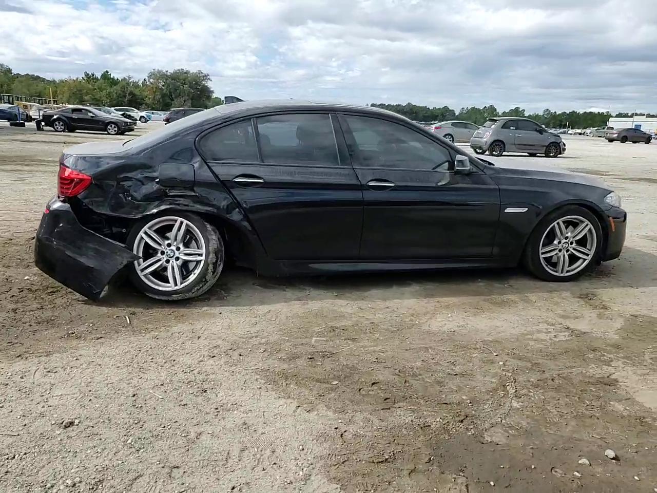 Фото: WBA5B1C50FG126448