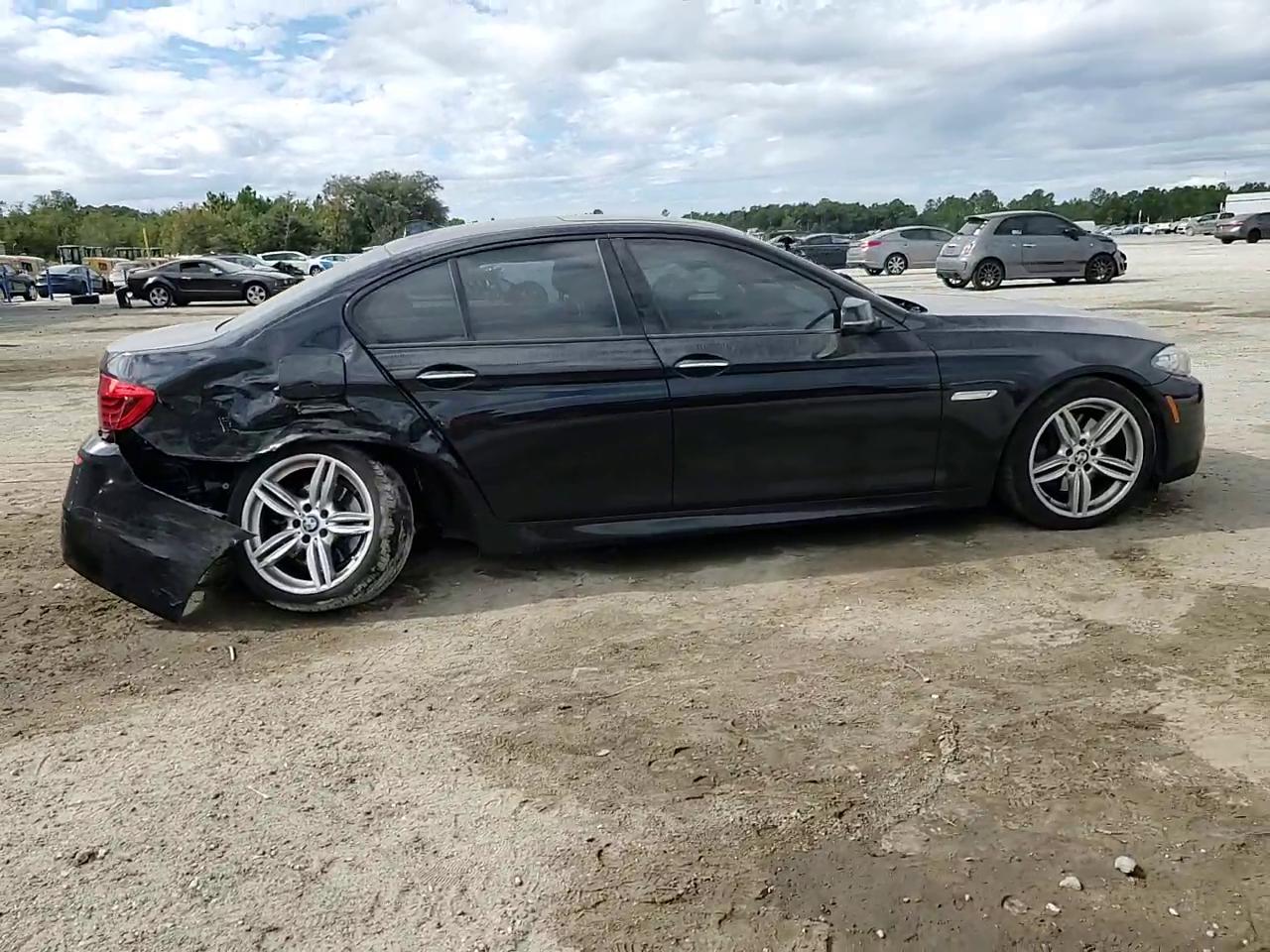 Фото: WBA5B1C50FG126448