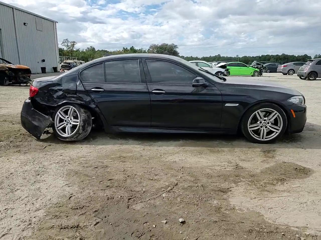 Фото: WBA5B1C50FG126448