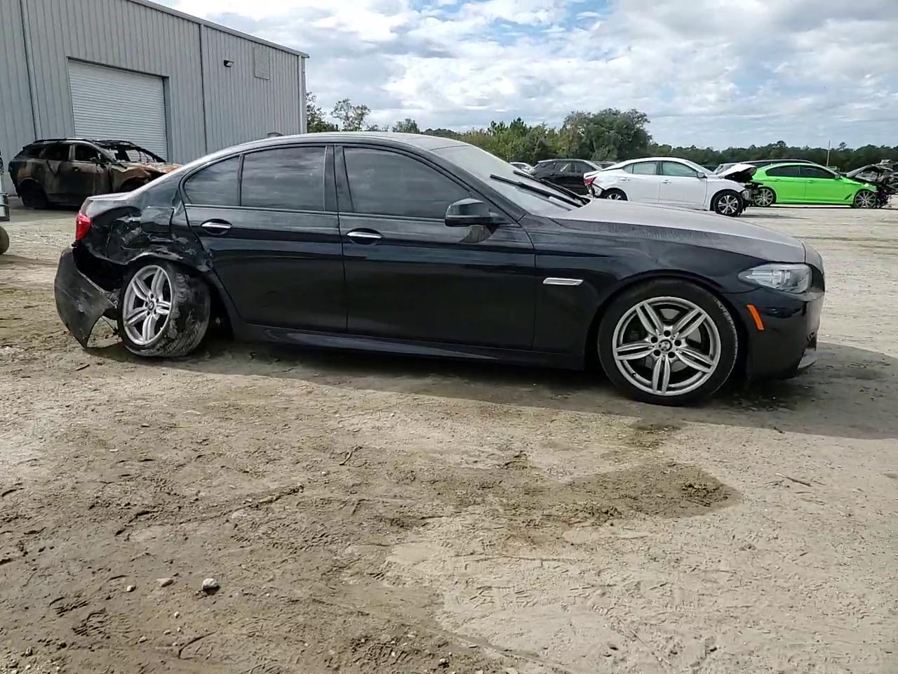 Фото: WBA5B1C50FG126448