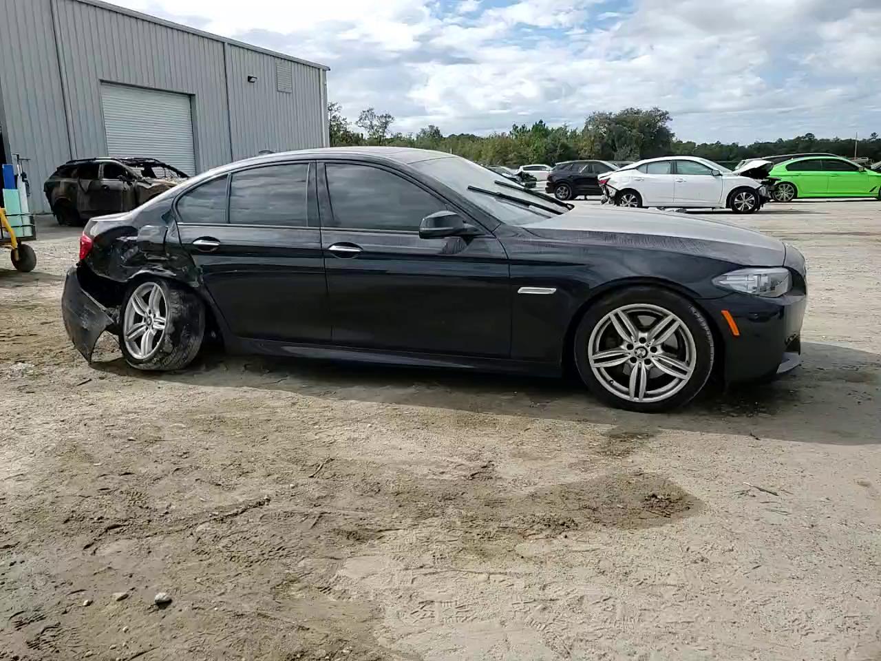 Фото: WBA5B1C50FG126448