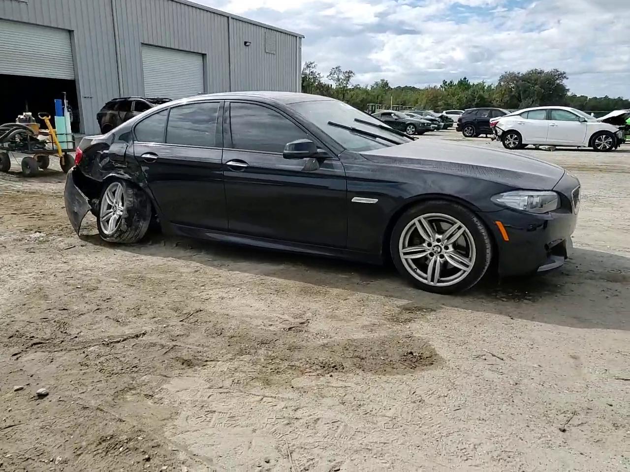 Фото: WBA5B1C50FG126448