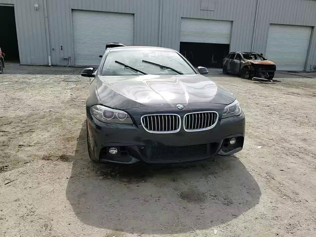 Фото: WBA5B1C50FG126448