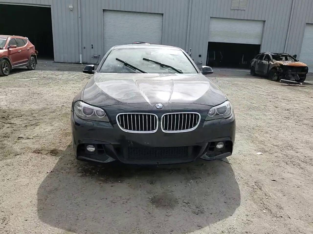 Фото: WBA5B1C50FG126448