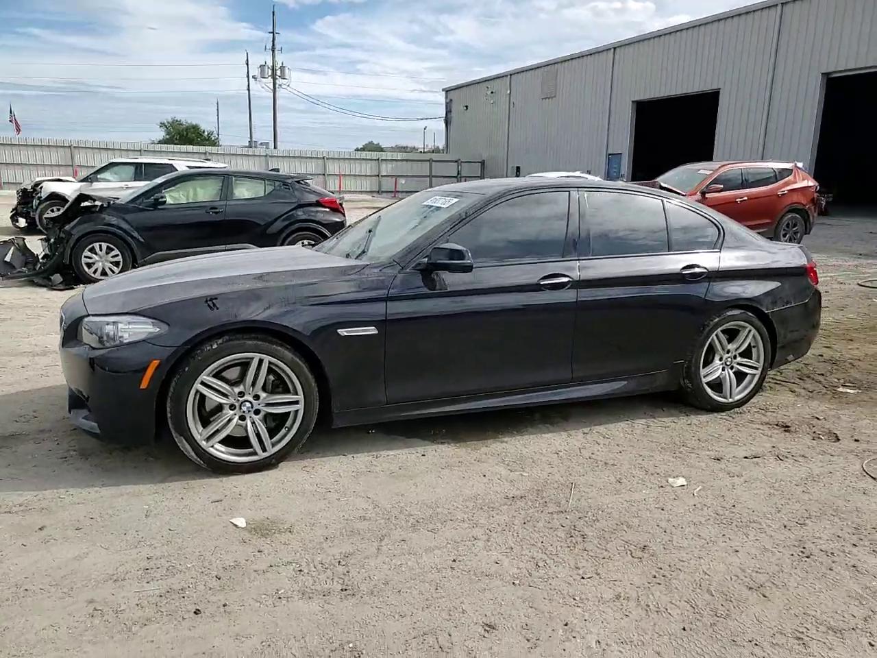 Фото: WBA5B1C50FG126448