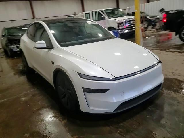 2026 Tesla Model Y VIN: 7SAYGDED7TF433194 Lot: 93406335