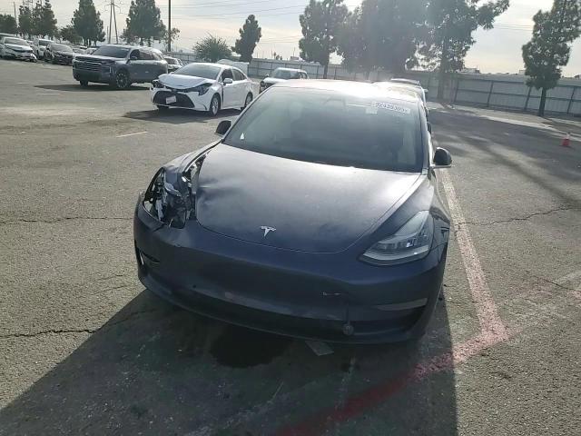 2018 Tesla Model 3 VIN: 5YJ3E1EB4JF115962 Lot: 92439305