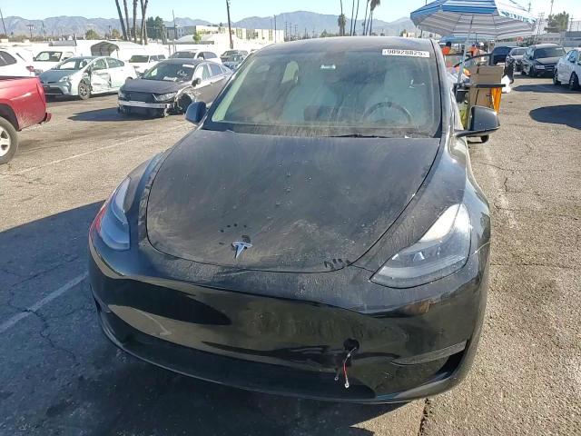 2022 Tesla Model Y VIN: 7SAYGDEF0NF383095 Lot: 90928825