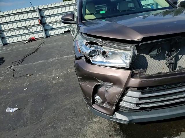 2018 Toyota Highlander Se VIN: 5TDKZRFH4JS247889 Lot: 91034895