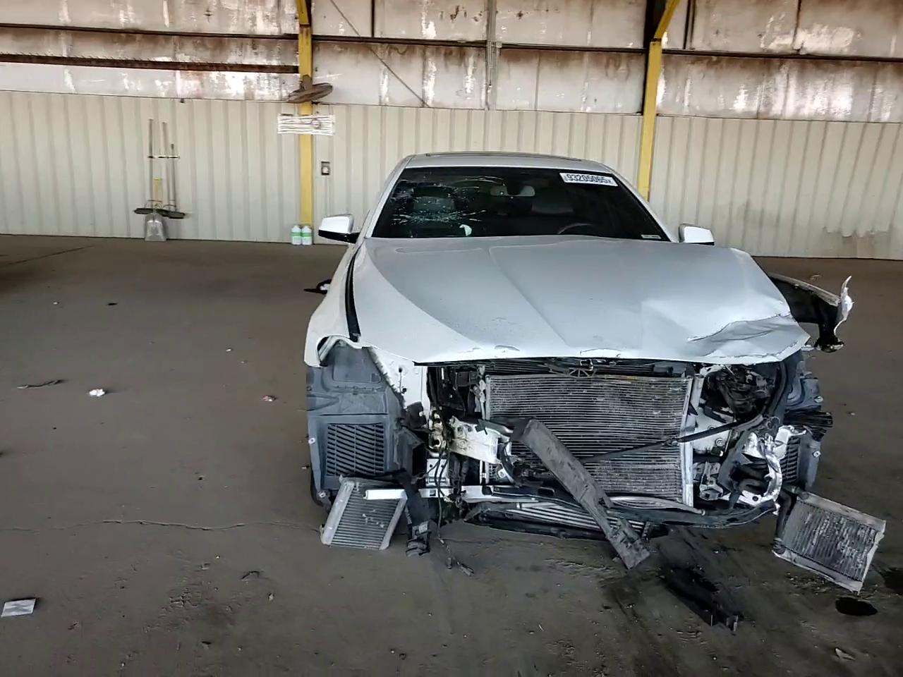 Фото: WBAFR7C57DC824966