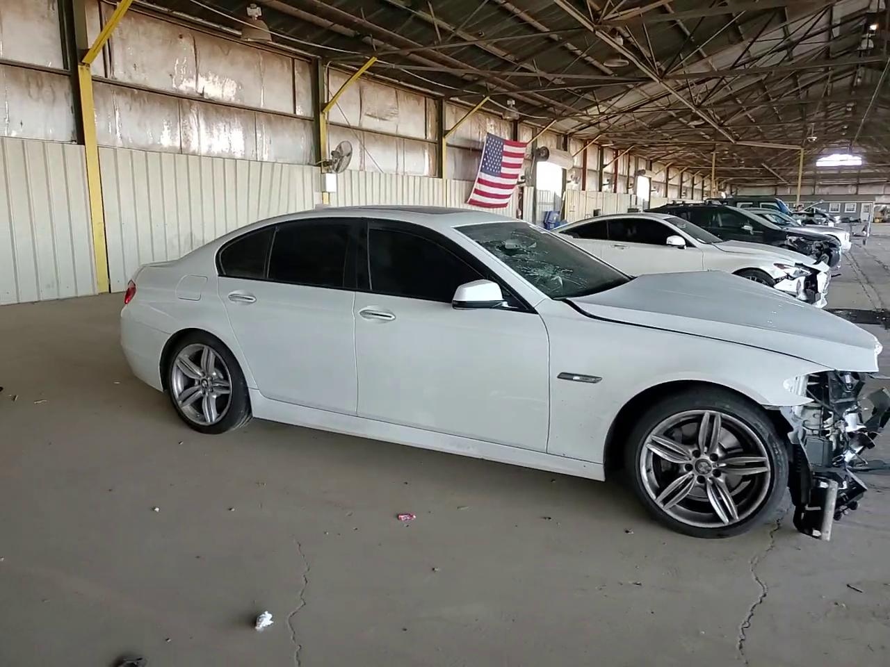 Фото: WBAFR7C57DC824966