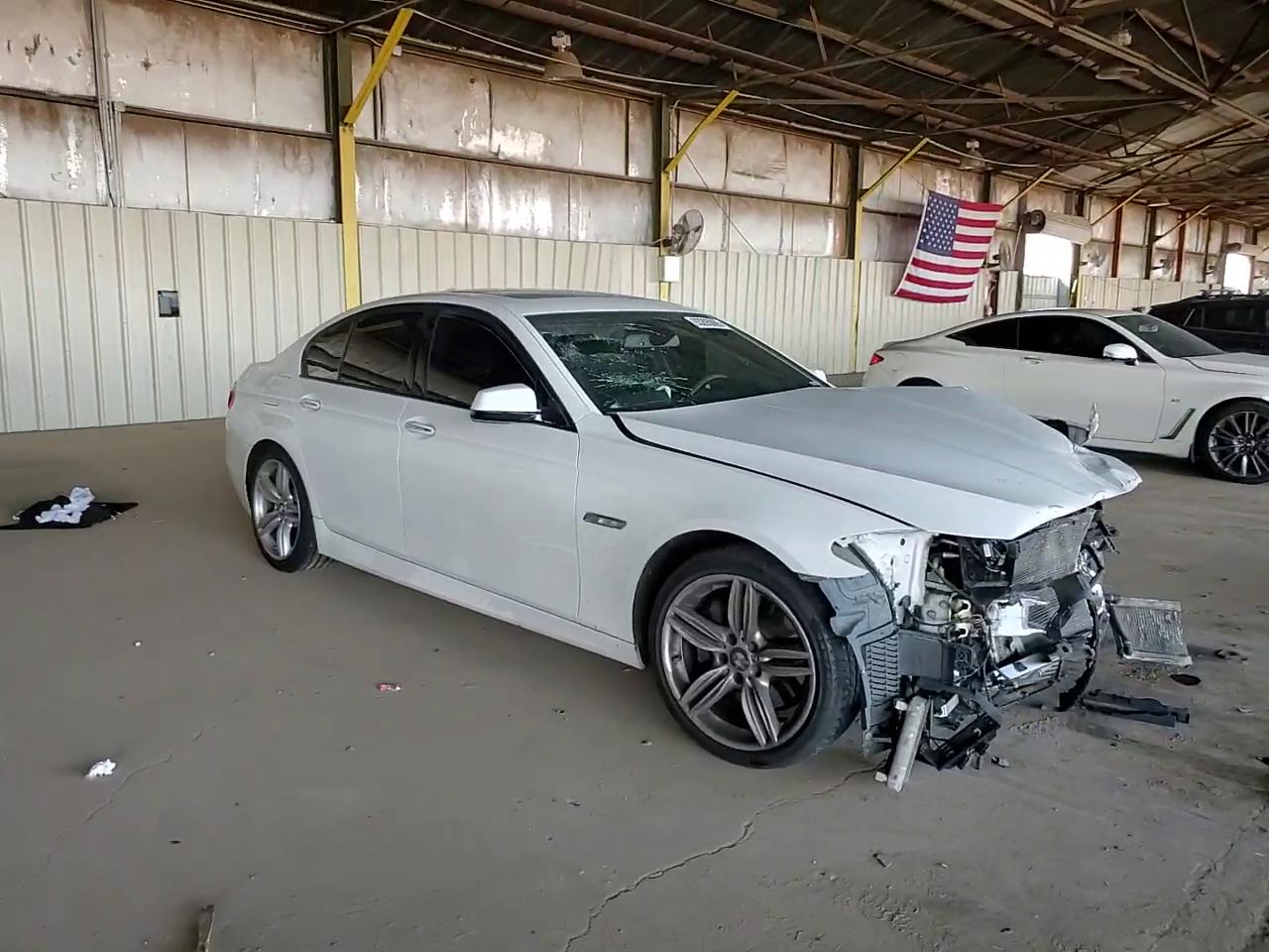 Фото: WBAFR7C57DC824966