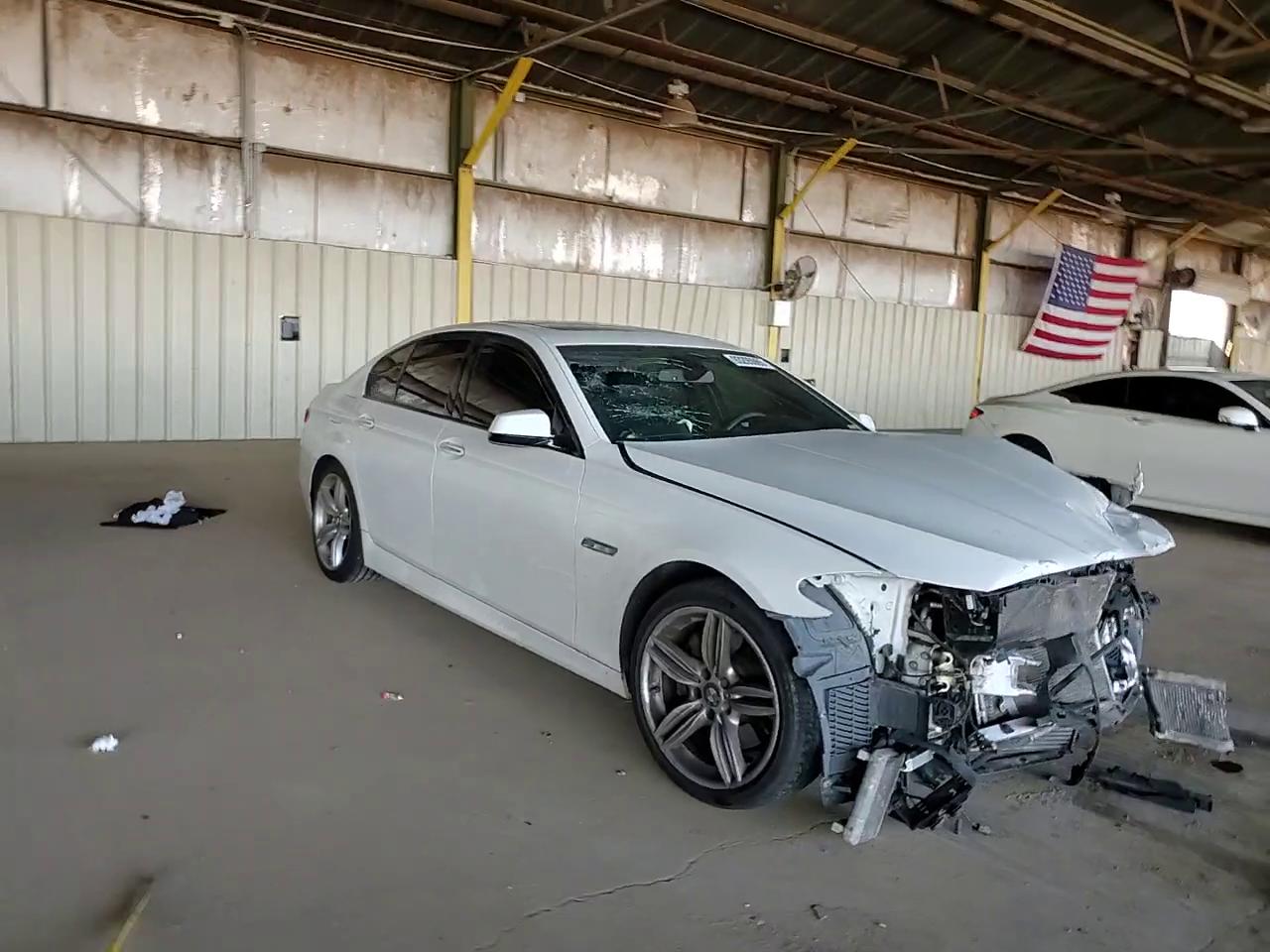 Фото: WBAFR7C57DC824966