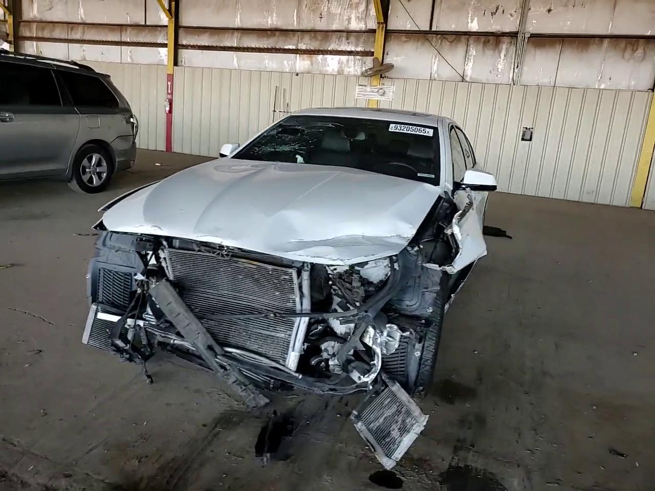 Фото: WBAFR7C57DC824966