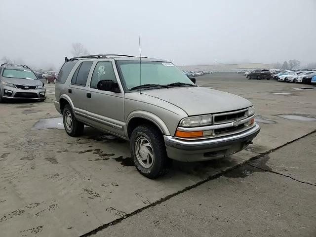 2000 Chevrolet Blazer VIN: 1GNDT13W1Y2185990 Lot: 94194855