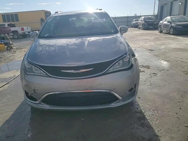 2017 Chrysler Pacifica Touring L VIN: 2C4RC1BGXHR524255 Lot: 92245865