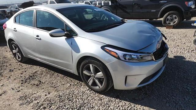 2018 Kia Forte Lx VIN: 3KPFL4A72JE239854 Lot: 92313485