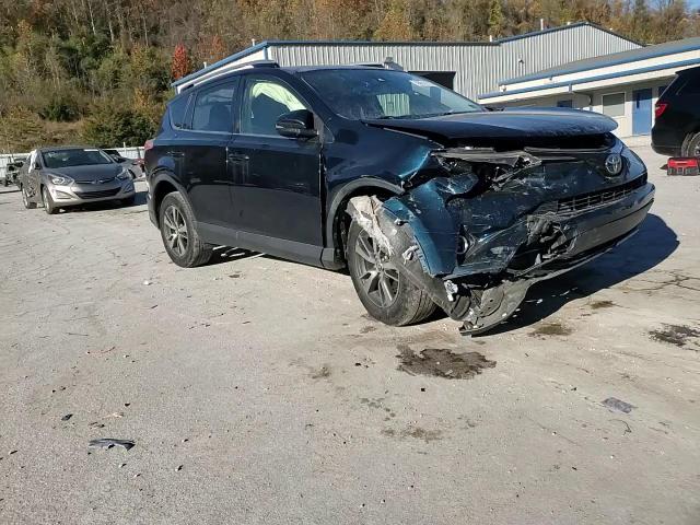 2017 Toyota Rav4 Xle VIN: JTMRFREV1HJ709587 Lot: 90814725