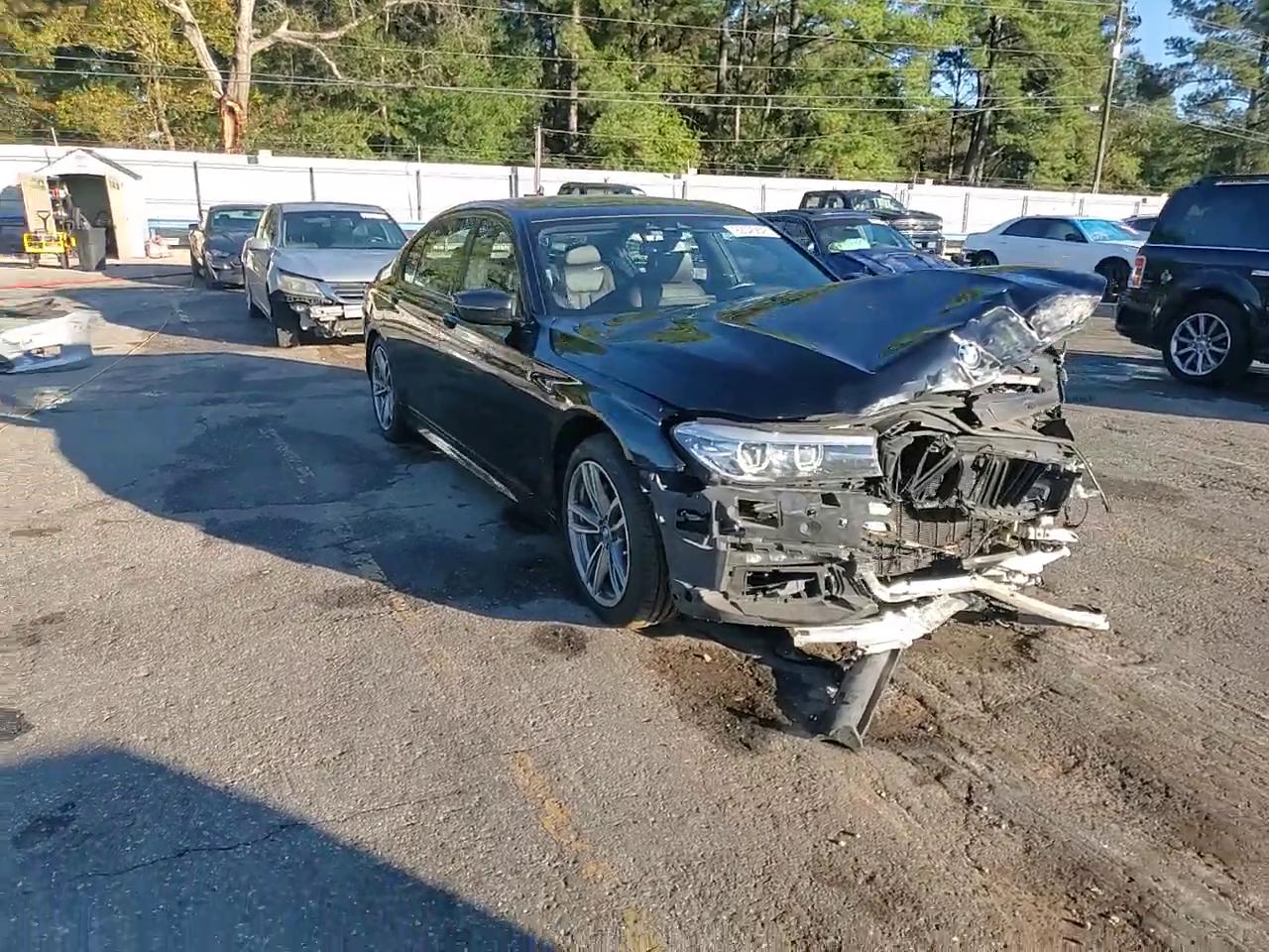 Фото: WBA7E4C53KGV71021