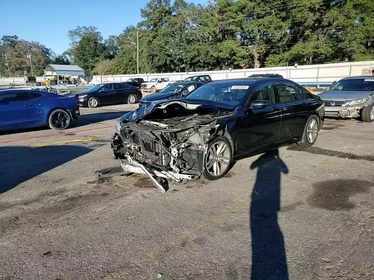 Фото: WBA7E4C53KGV71021