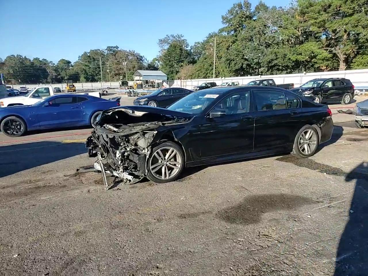 Фото: WBA7E4C53KGV71021