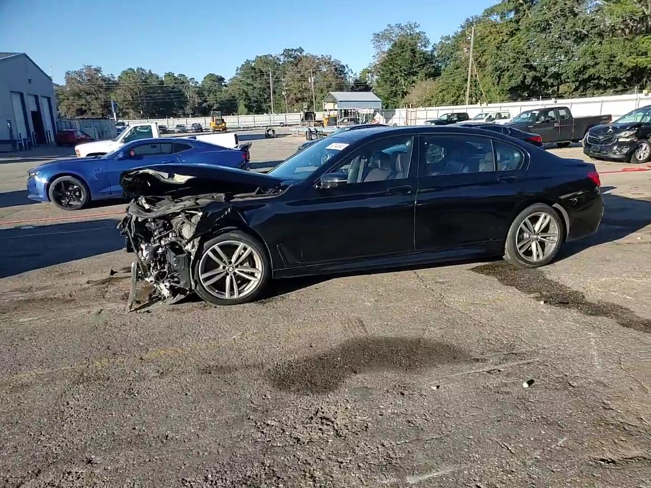 Фото: WBA7E4C53KGV71021