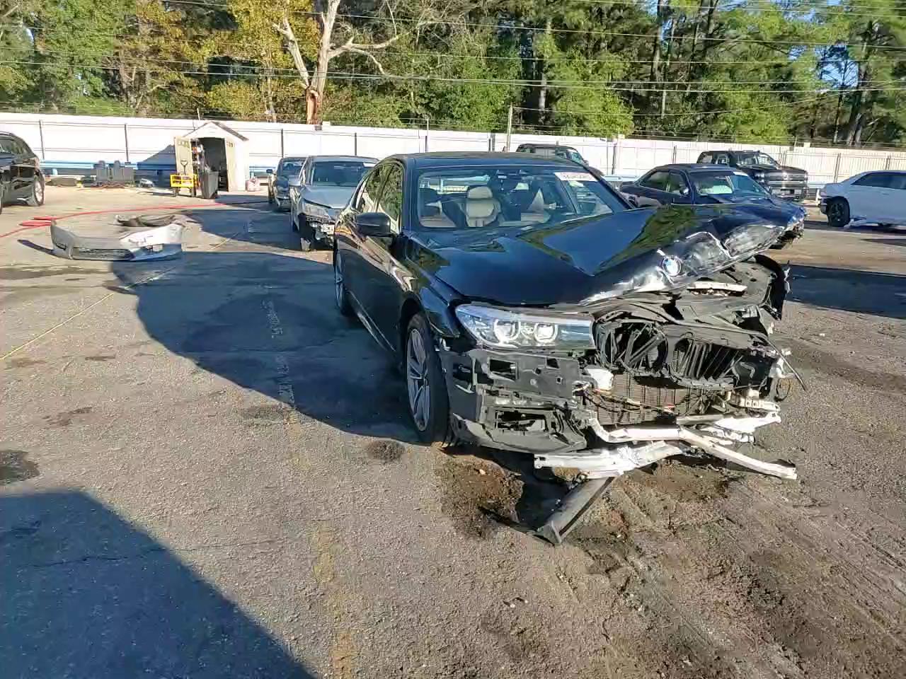 Фото: WBA7E4C53KGV71021