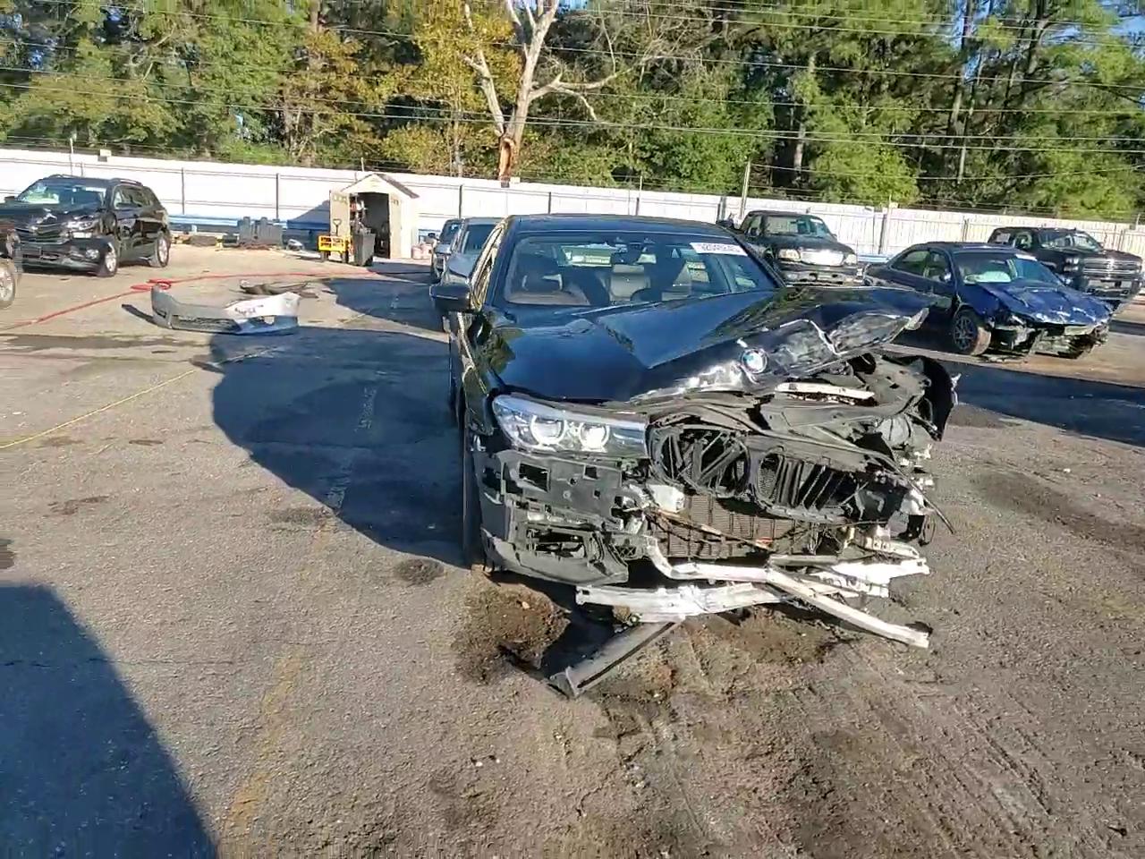 Фото: WBA7E4C53KGV71021