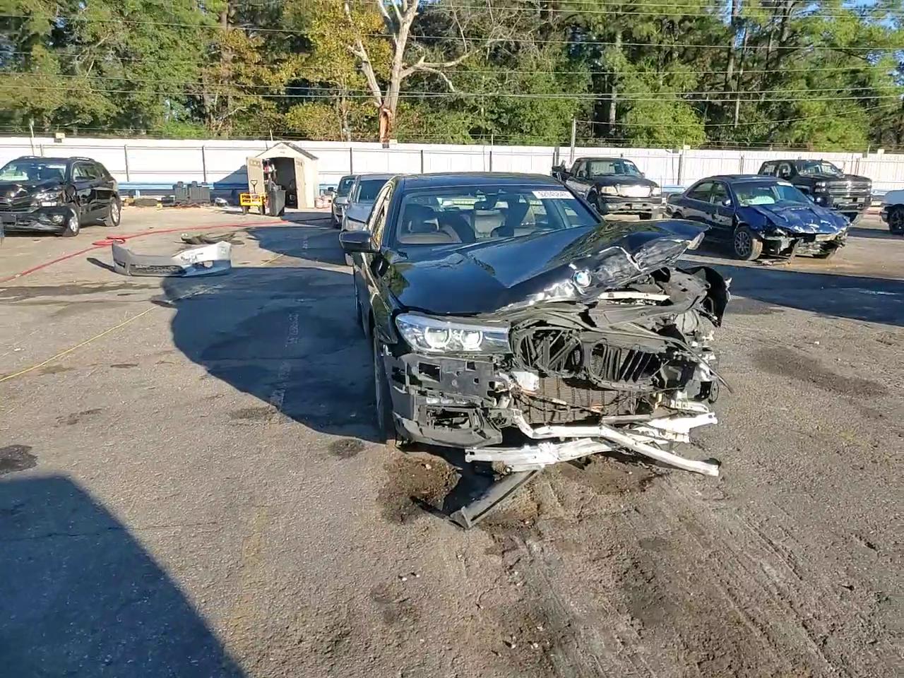 Фото: WBA7E4C53KGV71021