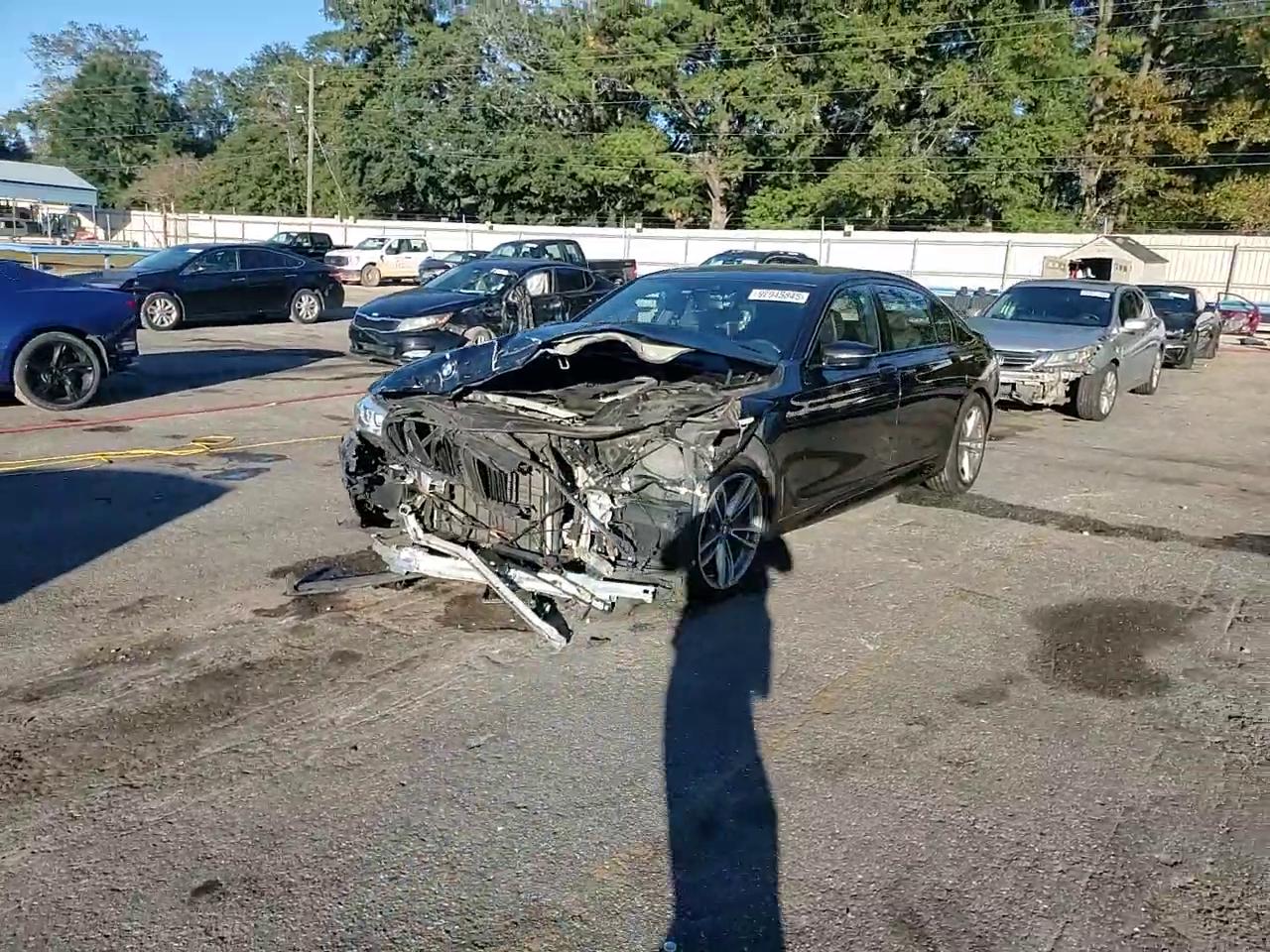 Фото: WBA7E4C53KGV71021