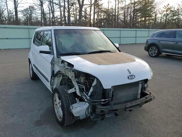 2010 Kia Soul + VIN: KNDJT2A20A7704229 Lot: 91922265