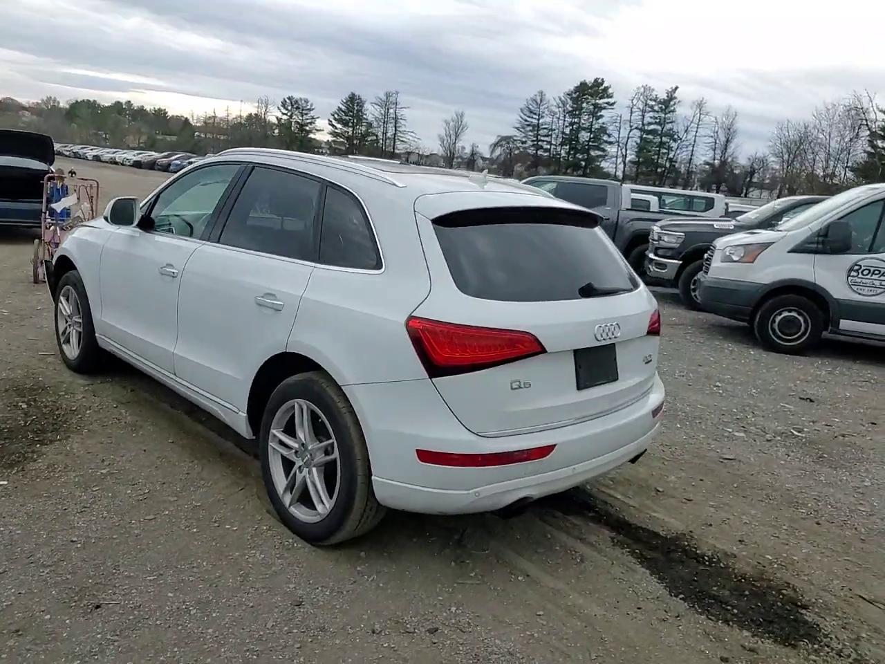 Фото: WA1C2AFP6HA078428