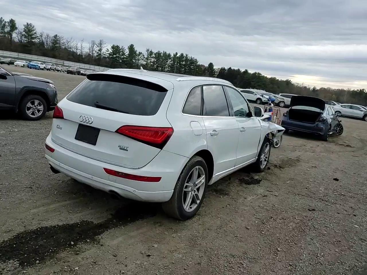 Фото: WA1C2AFP6HA078428