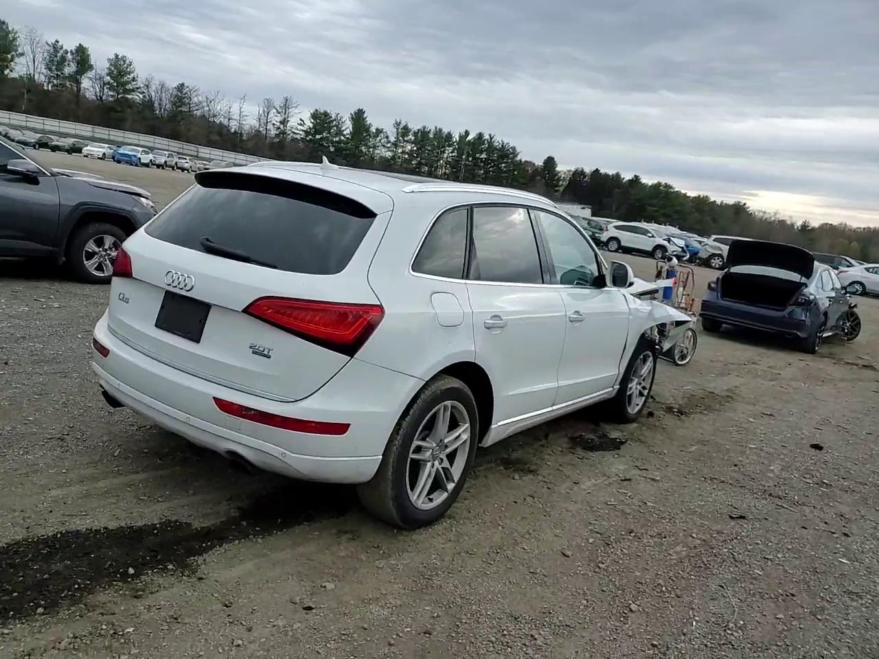 Фото: WA1C2AFP6HA078428