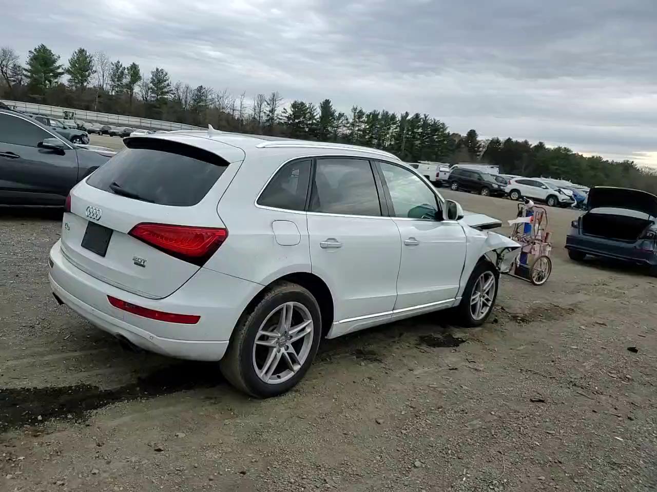 Фото: WA1C2AFP6HA078428