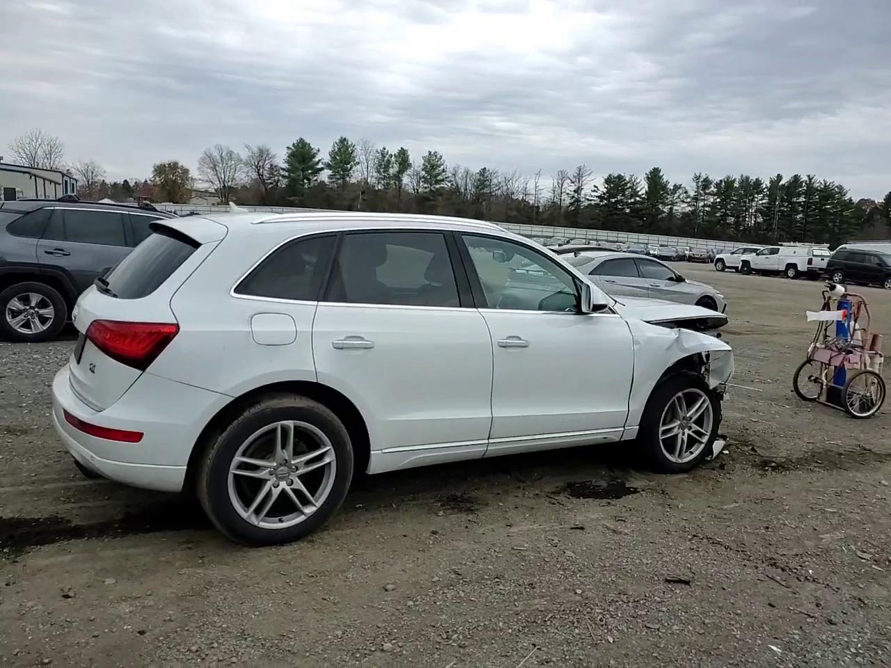 Фото: WA1C2AFP6HA078428