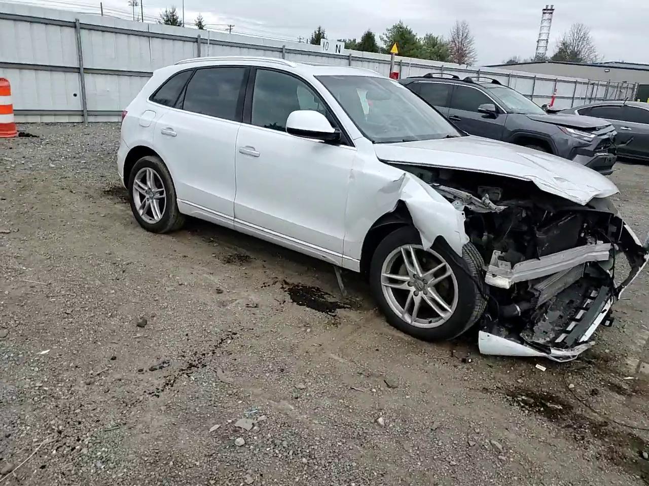 Фото: WA1C2AFP6HA078428