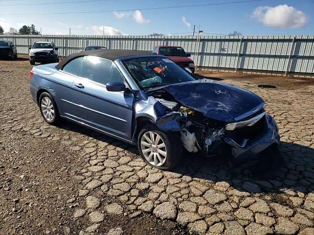 2011 Chrysler 200 Touring VIN: 1C3BC2EB4BN617417 Lot: 93704005